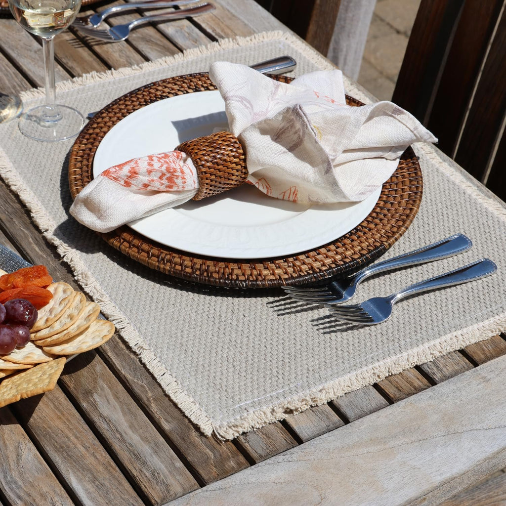 Chic Woven Placemats Set of 4 by DECOR WORKS – Elegant Table Decor for Living & Dining Room, Durable Place Mats Table Mats for Dining Room & Kitchen, Farmhouse Cloth Place Mats
