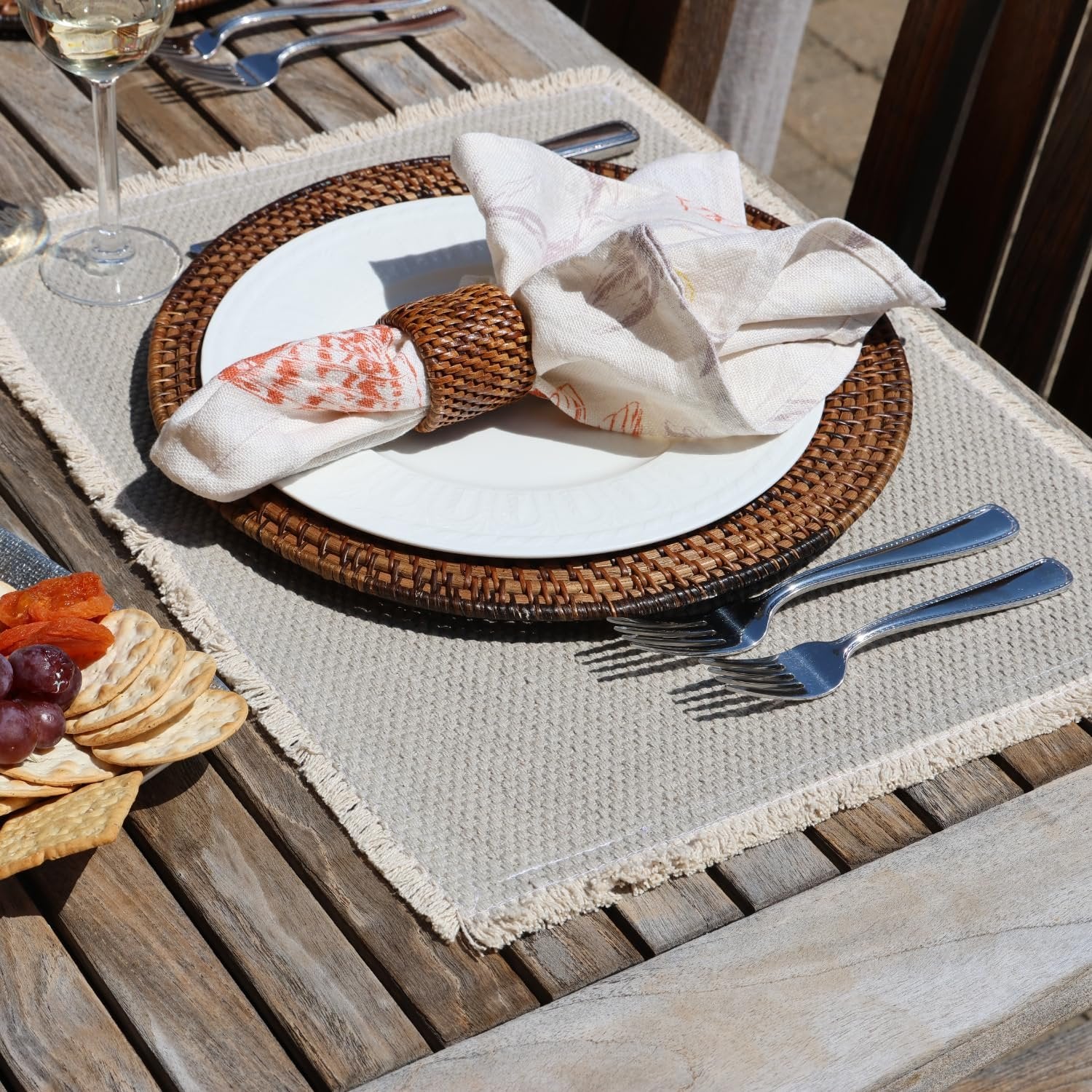 Chic Woven Placemats Set of 4 by DECOR WORKS – Elegant Table Decor for Living & Dining Room, Durable Place Mats Table Mats for Dining Room & Kitchen, Farmhouse Cloth Place Mats